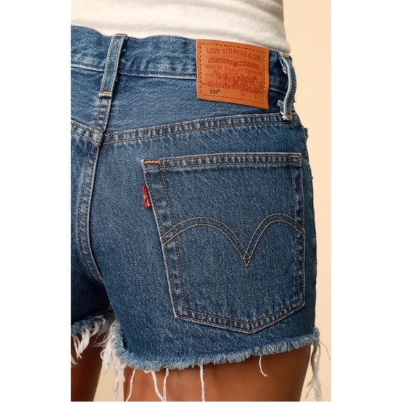 Levi’s 501 Mid-Rise Medium Wash Denim Cutoff Shorts • Sz 25 - Picture 5 of 11